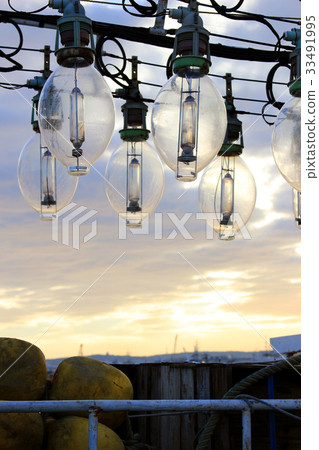 烏賊漁船釣魚燈 33491995