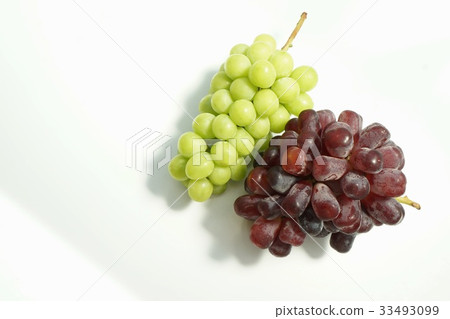Wink and Shine Muscat Grape 33493099