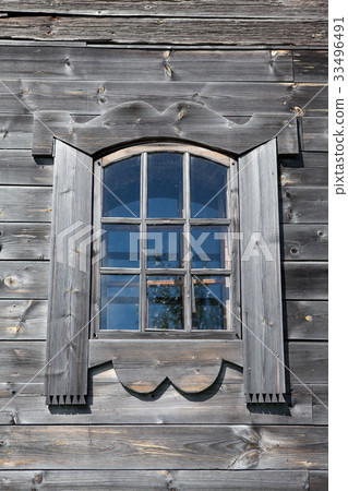 Old wooden window Old wooden window 33496491