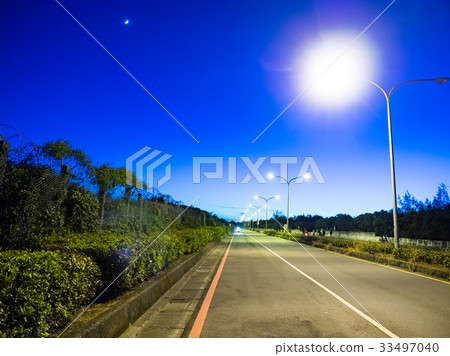 晚上的公路 晚上的公路 33497040