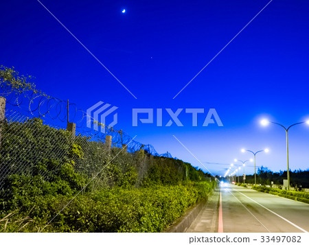 晚上的公路 晚上的公路 33497082