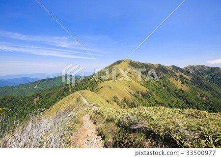Tokushima Prefecture Kenzan Peak 33500977