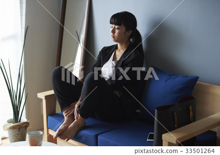 受工作困擾的女性 受工作困擾的女性 33501264