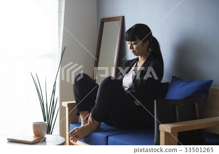 受工作困擾的女性 受工作困擾的女性 33501265