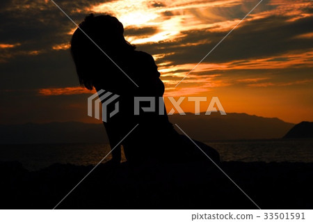 [剪影]深呼吸的女人 33501591