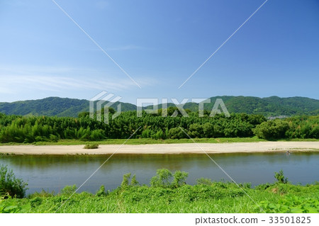 Opposite shore 33501825