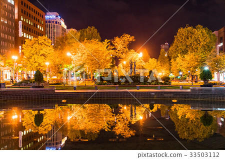“北海道”札幌，大通公園在秋天 33503112