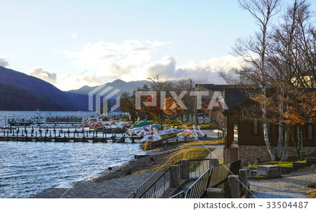 Autumn scene of Chuzenji lake in Nikko, Japan 33504487