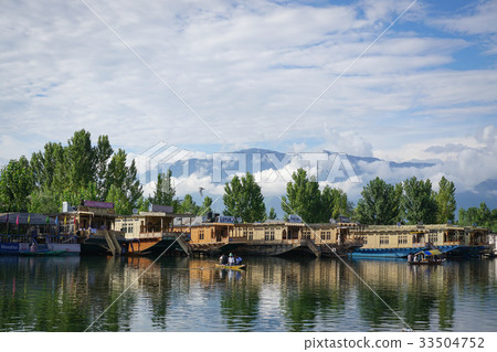 Landscape of Dal Lake in Srinagar, India Landscape of Dal Lake in Srinagar, India 33504752
