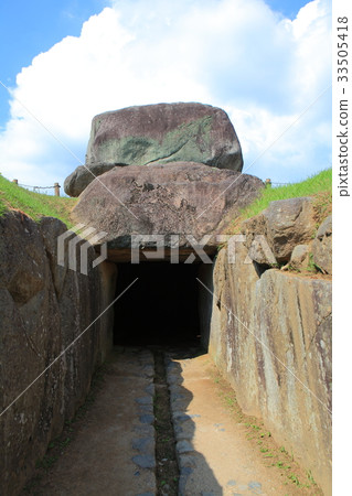 Ishimakitai burial mound 33505418