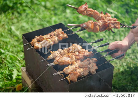 Process of cookong shashlik outdoor, img 14 of 17 33505817