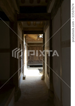Yangdong Village, Gyeongju City, Gyeongbuk Province Yangdong Village, Gyeongju City, Gyeongbuk Province 33507674
