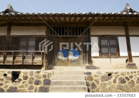 Yangdong Village, Gyeongju City, Gyeongbuk Province 33507683