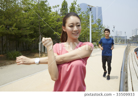 Couple, Sports, Central Park, Songdo, Yeonsu-gu, Incheon Couple, Sports, Central Park, Songdo, Yeonsu-gu, Incheon 33509933