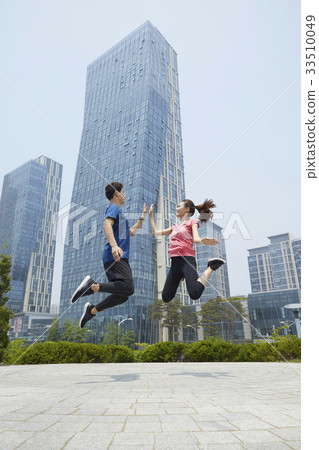 Couple, Sports, Central Park, Songdo, Yeonsu-gu, Incheon Couple, Sports, Central Park, Songdo, Yeonsu-gu, Incheon 33510049