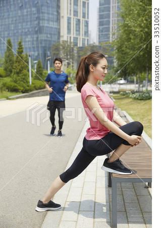 Couple, Sports, Central Park, Songdo, Yeonsu-gu, Incheon Couple, Sports, Central Park, Songdo, Yeonsu-gu, Incheon 33510052