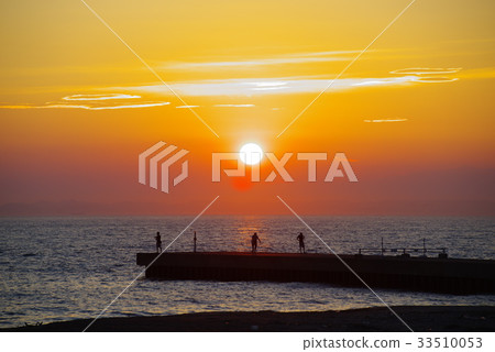 夏天堤防釣魚風景 夏天堤防釣魚風景 33510053