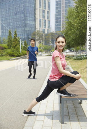 Couple, Sports, Central Park, Songdo, Yeonsu-gu, Incheon Couple, Sports, Central Park, Songdo, Yeonsu-gu, Incheon 33510068