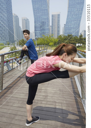 Couple, Sports, Central Park, Songdo, Yeonsu-gu, Incheon Couple, Sports, Central Park, Songdo, Yeonsu-gu, Incheon 33510115