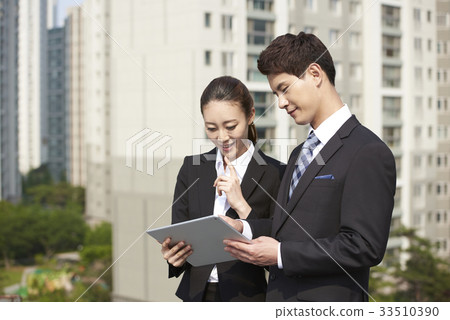 Businessman, Business Woman, Songdo, Yeonsu-gu, Incheon 33510390
