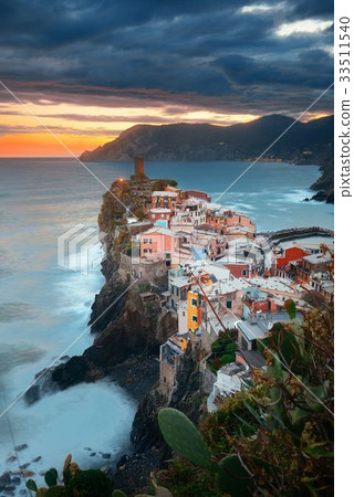 Vernazza sunset in Cinque Terre 33511540
