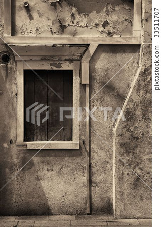 Burano black and white 33511707