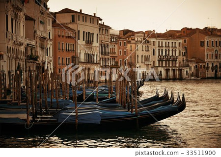 Venice Gondola in canal Venice Gondola in canal 33511900