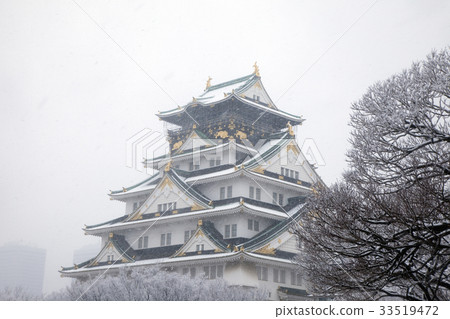 Osaka Castle and Snow 33519472