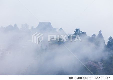 吉野山在早上 33519957