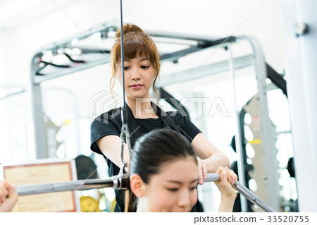 Young woman, gym, fitness 33520755