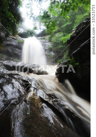 Surak Waterfall, Gurye Gun, Jeonnam 33523755