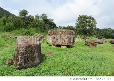 Dolmen, Gochang-gun, Jeonbuk 33524042
