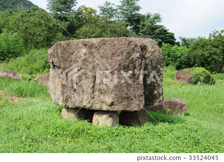 Dolmen, Gochang-gun, Jeonbuk 33524045