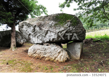 Yongdu-dong dolmen，dolmens，Dolmen，Seo-gu，Gwangju（gwangyoksi） 33524071