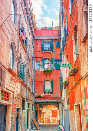 View of the most beautiful places of Venice. View of the most beautiful places of Venice. 33525329