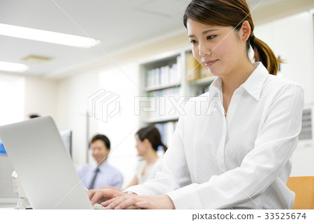 Business woman office woman 33525674
