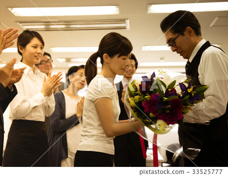 企業商人男性退休 33525777