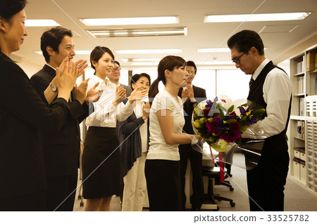 企業商人男性退休 33525782
