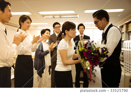 企業商人男性退休 33525790