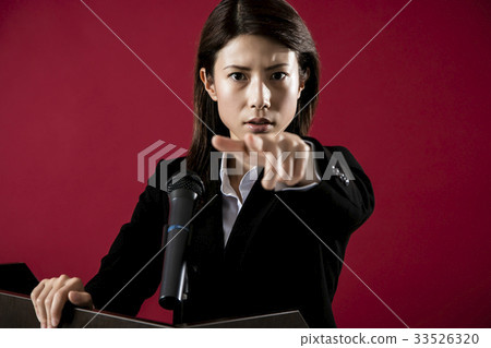 政客演講的女人 33526320
