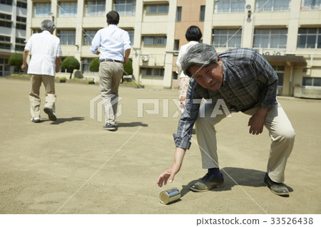 Senior playing in alma mater Senior playing in alma mater 33526438