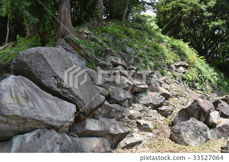 Ishigakiyama隔夜城堡南彎曲環石垣 Ishigakiyama隔夜城堡南彎曲環石垣 33527064