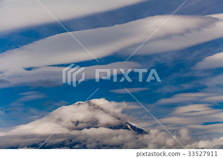 Koryaksky volcano on the Kamchatka Peninsula Koryaksky volcano on the Kamchatka Peninsula 33527911