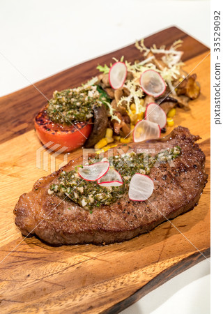Grilled Australian Wagyu Beef 33529092