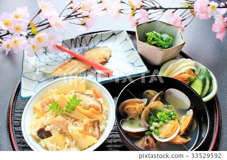 Spring Japanese food 33529592