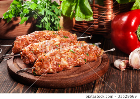 Raw traditional sish kebab Raw traditional sish kebab 33529669