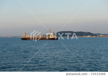 Cargo ship, Incheon port, Incheon 33531408