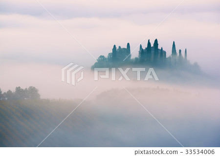 Sunrise in Italy Sunrise in Italy 33534006
