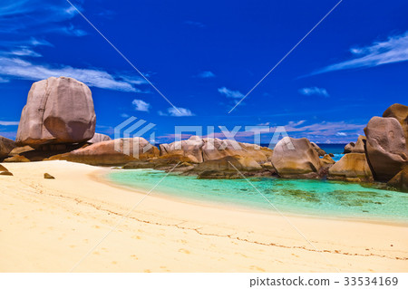 Tropical beach at Seychelles 33534169