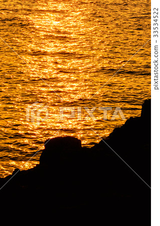 Sunset in the Seto Inland Sea Sunset in the Seto Inland Sea 33534522